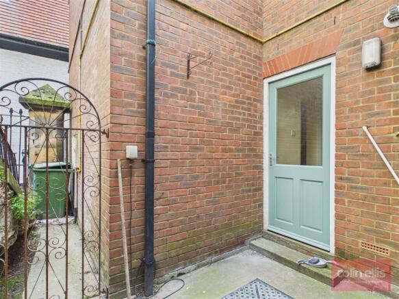 2 bed Semi-Detached for sale Image 10