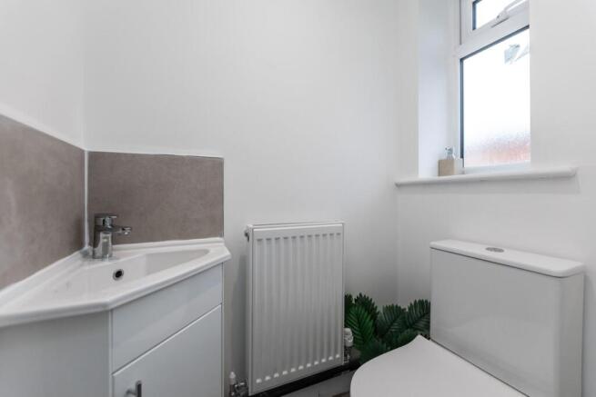 3 bed Town House for sale Image 7