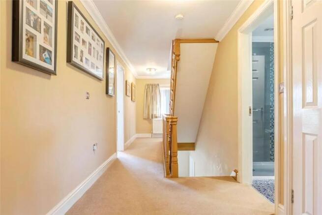 6 bed Detached for sale Image 12