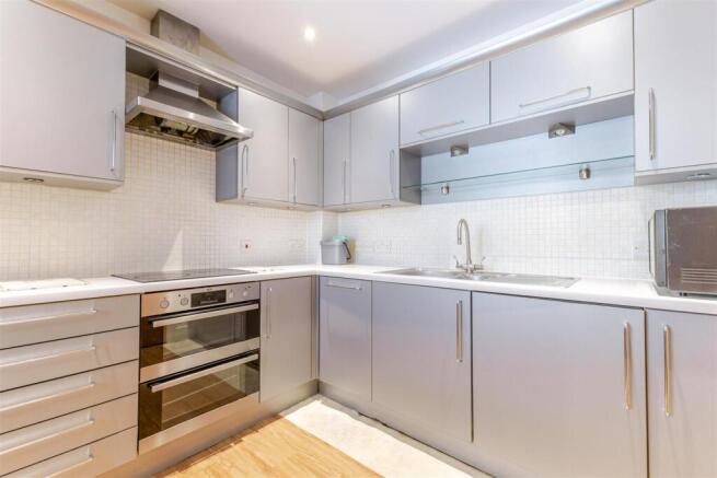Kitchen 2.jpg