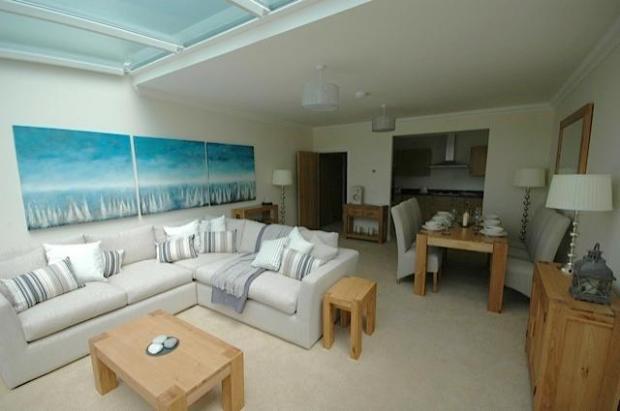 Sitting/Dining Room
