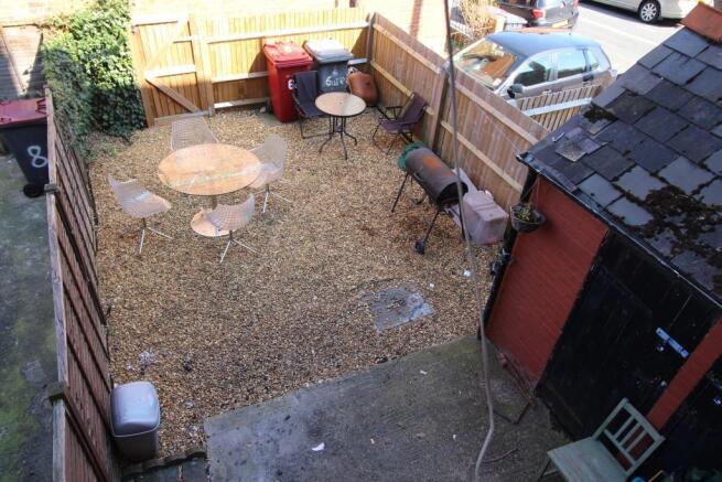 6 Tilehurst Road - N