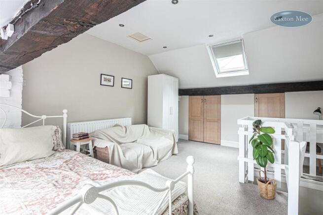 3 bed Terraced for sale Image 12