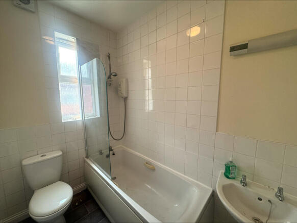 3 bed Terraced to rent Image 12
