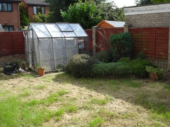 REAR GARDEN SHOT