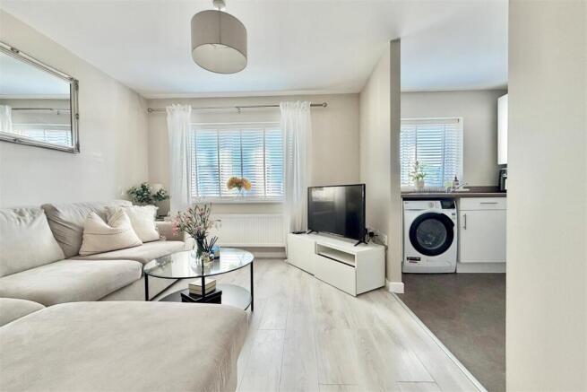 Living room 2.jpg