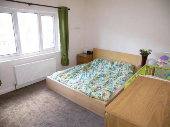 Master Bedroom (1)