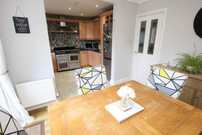 DINING/KITCHEN