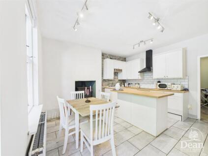 Bayhead Villas, Lydbrook