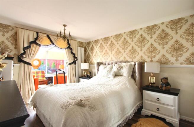 2 bed Bungalow for sale Image 6