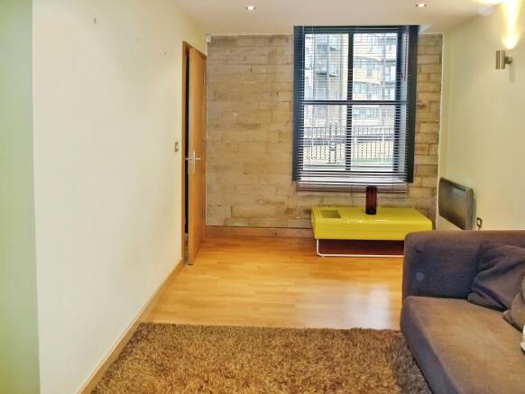 2 bed Flat to rent Image 5