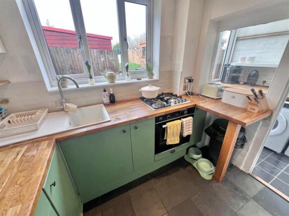 Kitchen 1.jpg