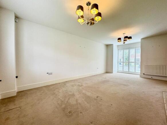 4 bed Detached for sale Image 8