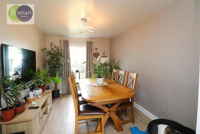 5 bed Town House for sale Image 6