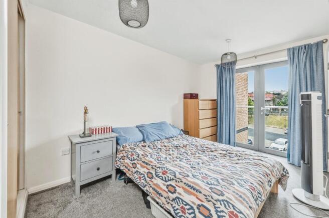 2 bed Apartment for sale Image 4