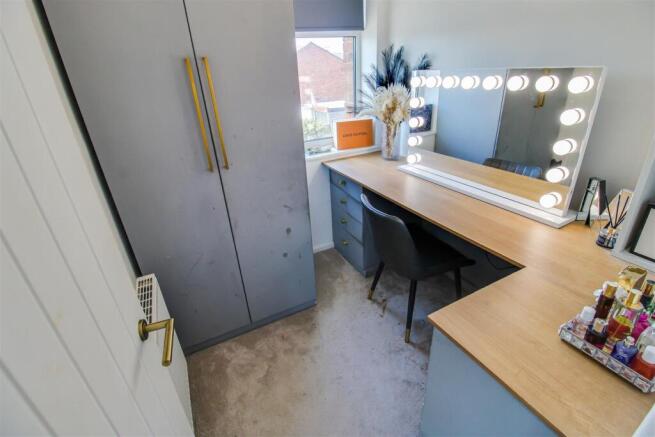 3 bed Terraced for sale Image 9