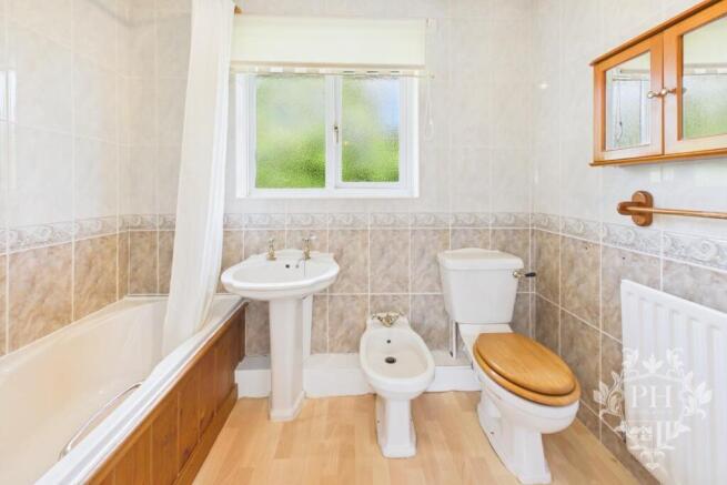 3 bed Detached for sale Image 9