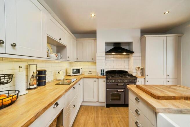 3 bed Semi-Detached for sale Image 4