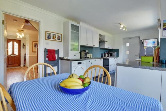 Kitchen/Breakfast...