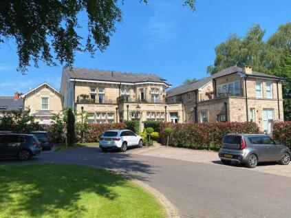 St. Annes Gardens, Altrincham, WA14
