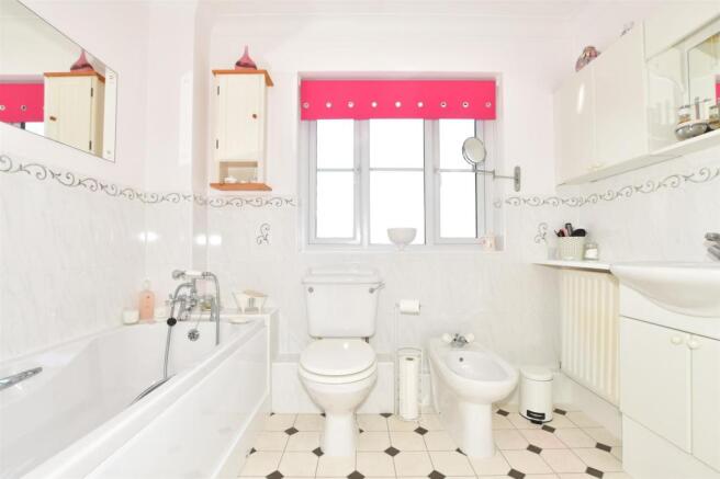 En-Suite Bathroom