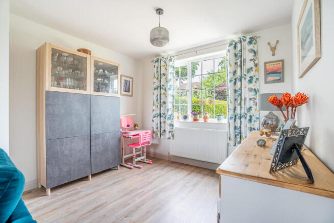 4 bed Semi-Detached for sale Image 4
