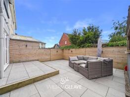 8 Nordene, Hywel Place, Llandudno LL30 1EF