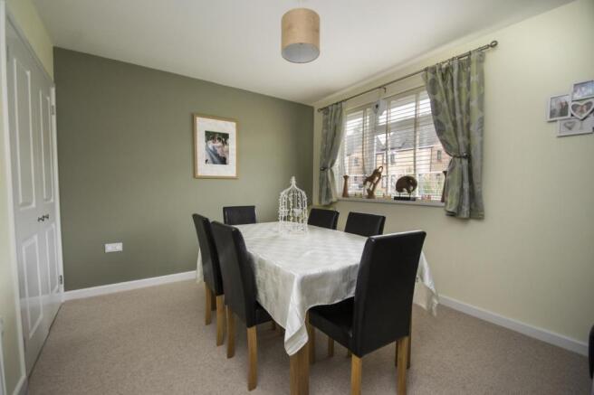 dining room / bedroo