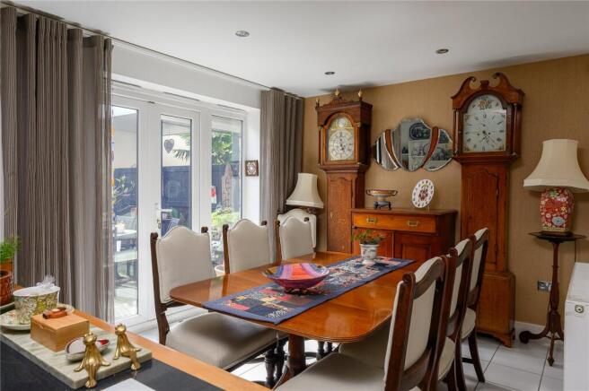 4 bed Semi-Detached for sale Image 10