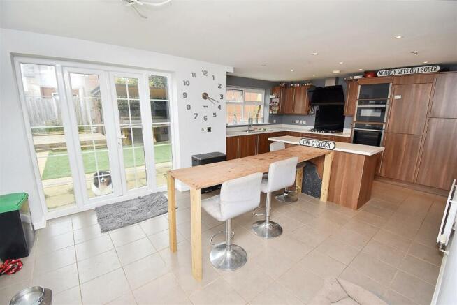 Kitchen/Dining