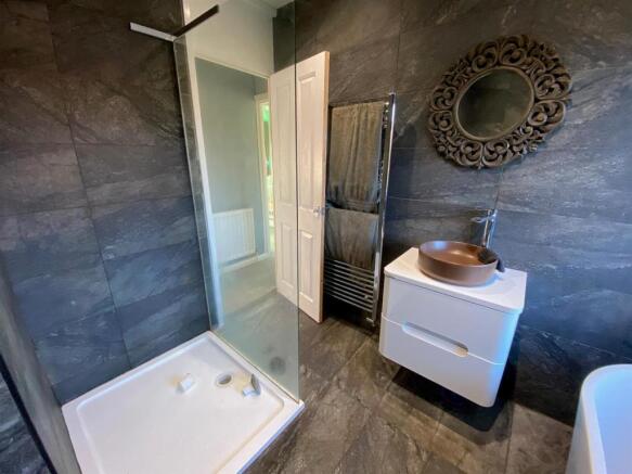 Shower Room.jpg