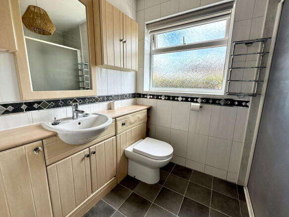 2 bed Semi-Detached Bungalow for sale Image 12