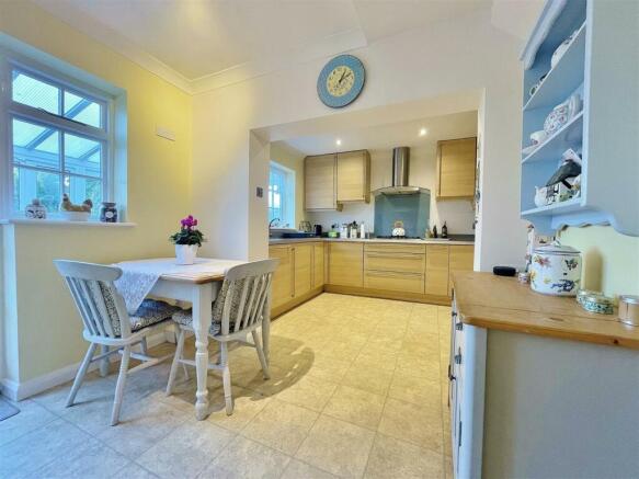 KITCHEN/DINER