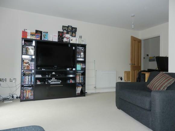 11 Harpers Court Heath Hayes 028.JPG