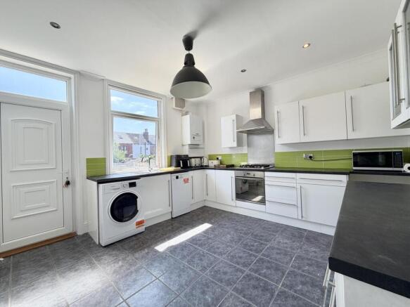 3 bed Terraced for sale Image 6