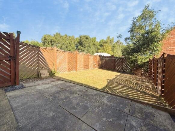 2 bed Town House to rent Image 4