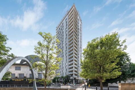 Guildford Road, Woking, Surrey, GU22
