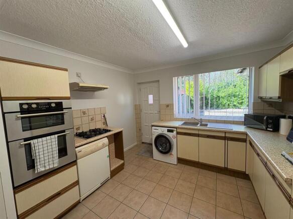 2 bed Bungalow to rent Image 5