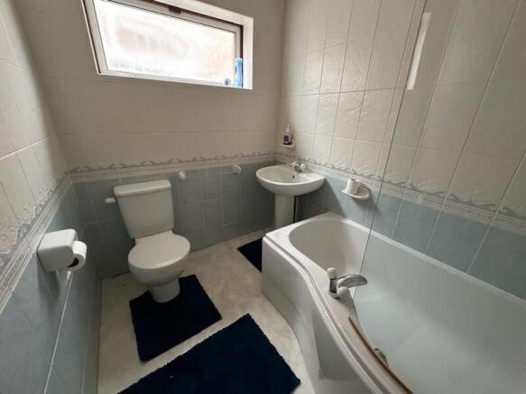 2 bed Semi-Detached Bungalow for sale Image 4