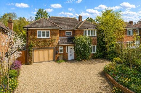 Pulens Crescent, Petersfield, Hampshire, GU31