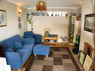 FAMILY ROOM 17' x 11'