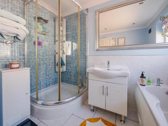 Bath/Shower Room