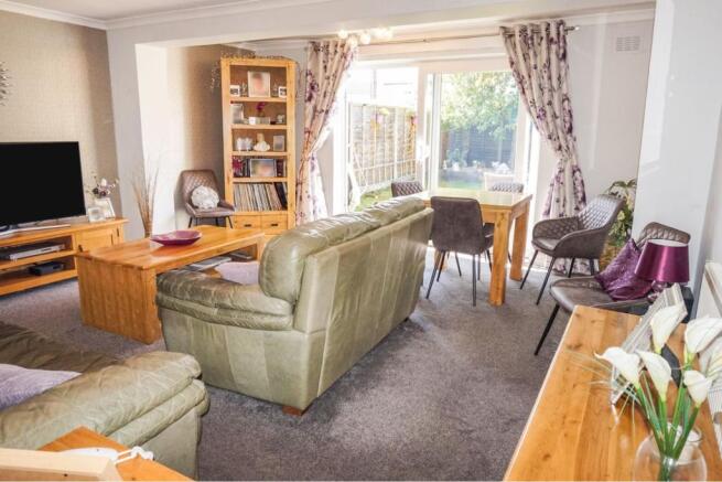 Lounge/Dining Room