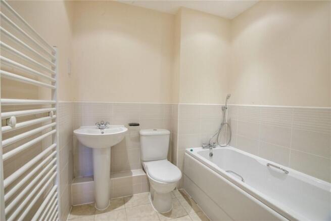 2 bed Apartment to rent Image 5