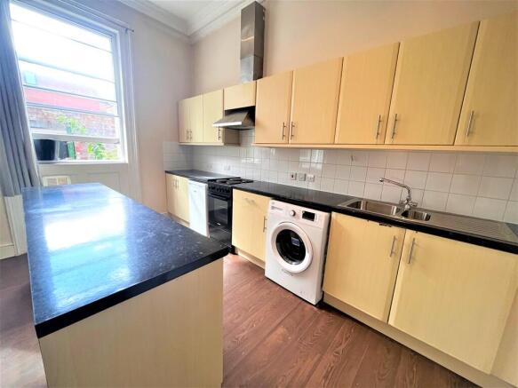 Kitchen/Living Ro...
