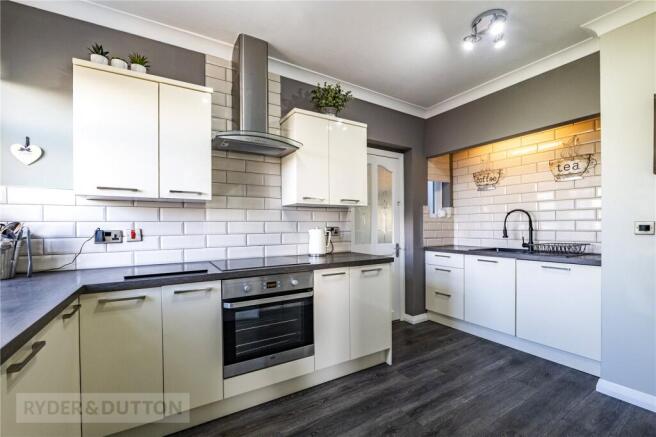 4 bed Semi-Detached for sale Image 7