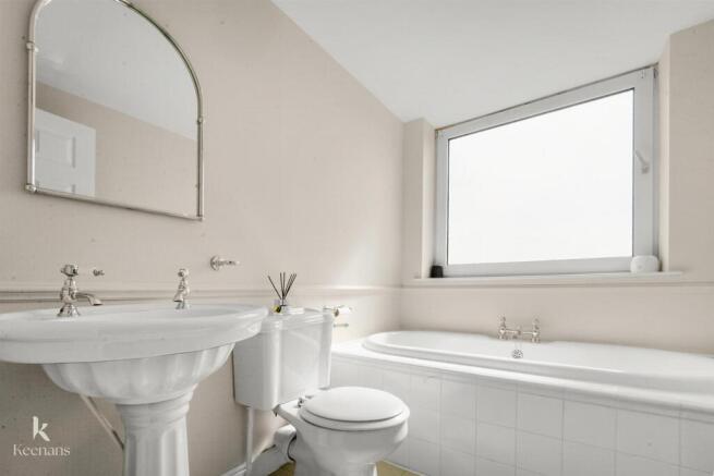 3 bed Detached for sale Image 9
