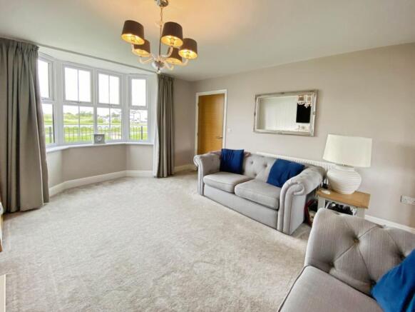 4 bed Detached for sale Image 10
