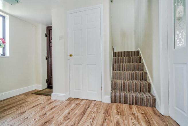 Dovedale, Cannock, WS11 5TF-7.jpg