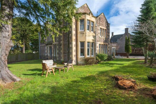 11 Tullylumb Garden